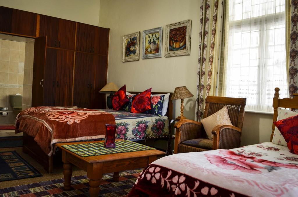 Petra'S Country Guesthouse Vryheid Quarto foto